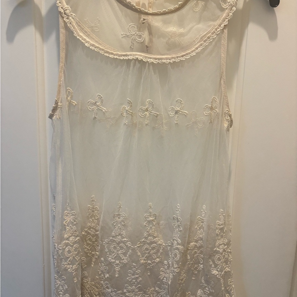 Monteau Ivory Lace Blouse